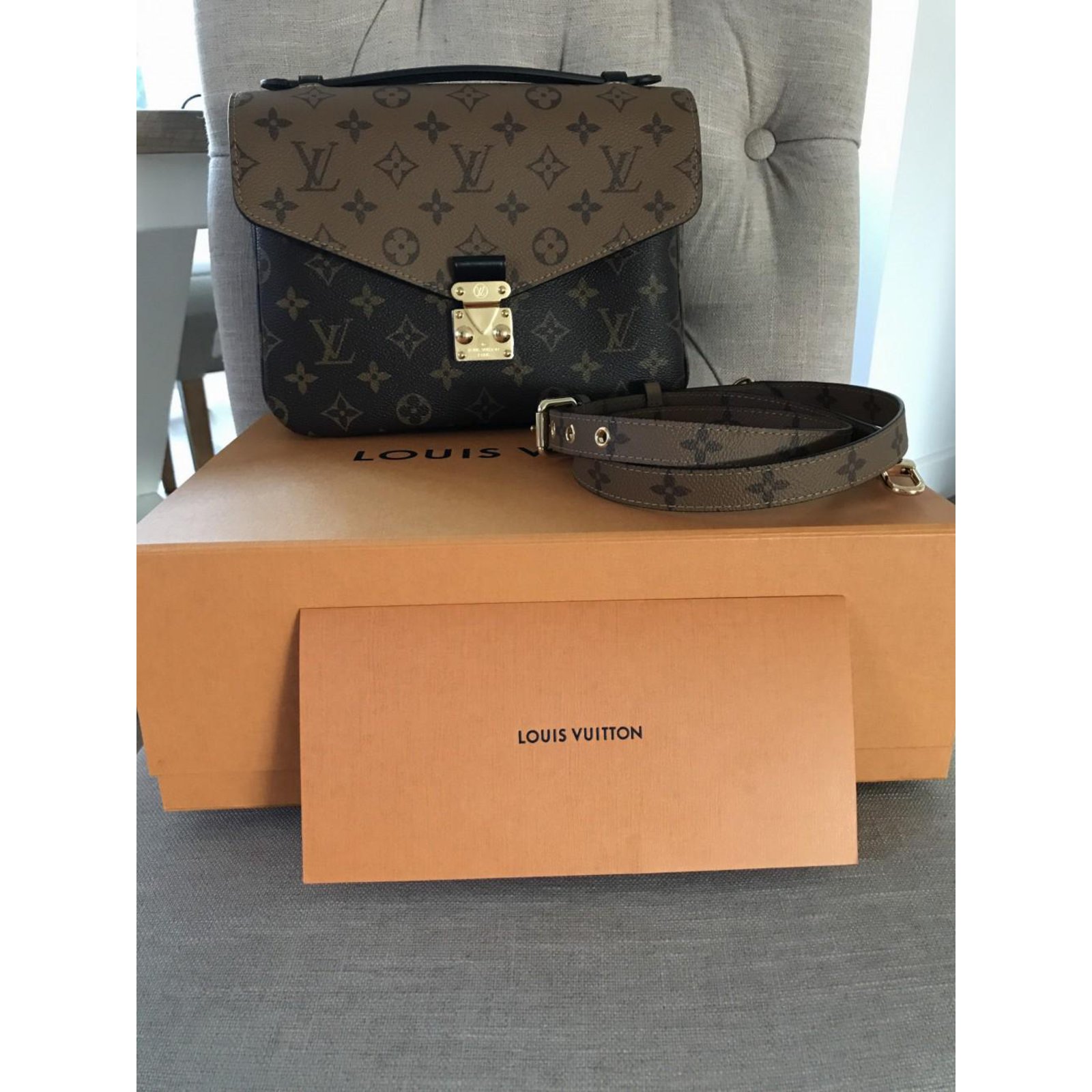 Louis Vuitton Pochette Metis Reverse Handbags Leather Caramel ref.48405 - Joli Closet